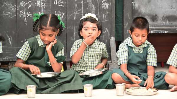 மாவட்ட ஆட்சியர் மாவட்ட ஆட்சியர்