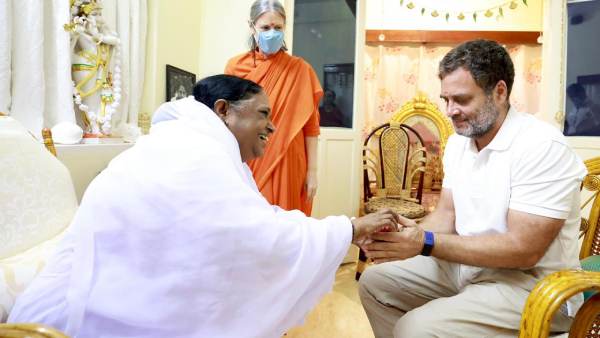 மாதா அமிர்தானந்தமயி 