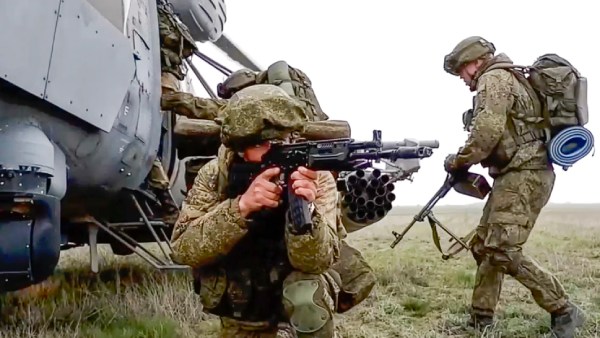 வெளிநாடுகளுக்கு படையெடுக்கும் ஆண்கள் வெளிநாடுகளுக்கு படையெடுக்கும் ஆண்கள்