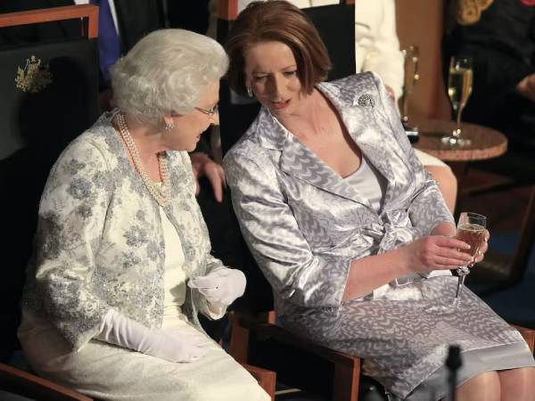 தொடர்பு தொடர்பு