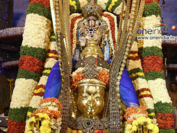 கருட வாகன சேவை