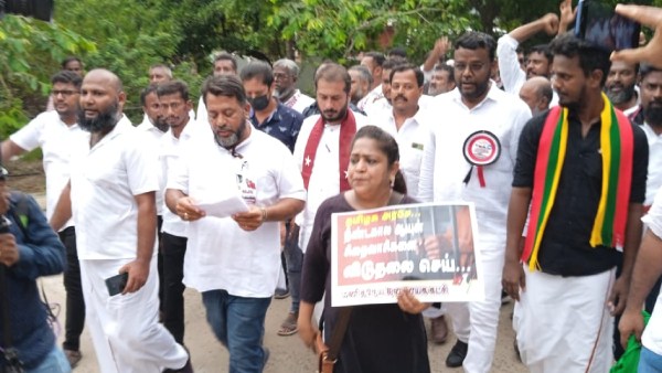  கவனம் ஈர்ப்பு 