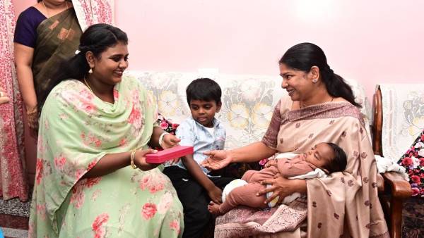 அமைச்சருக்கு பேரன் 
