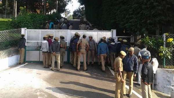 தனிப்படை போலீசார் விசாரணை 