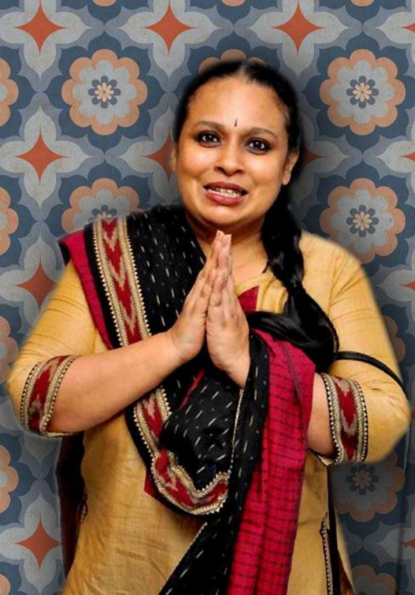 பல மொழி பாடகி 