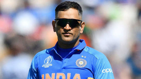 கூல் கேப்டன் தோனி 