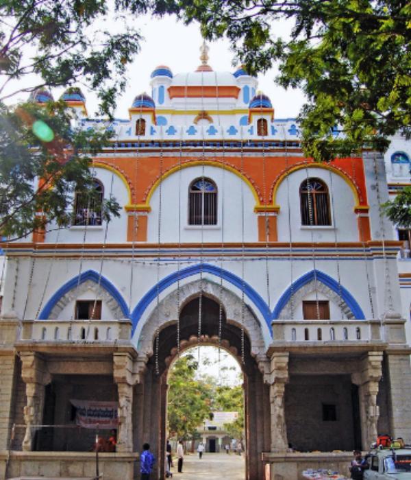 மாணவிகள் புகார் 