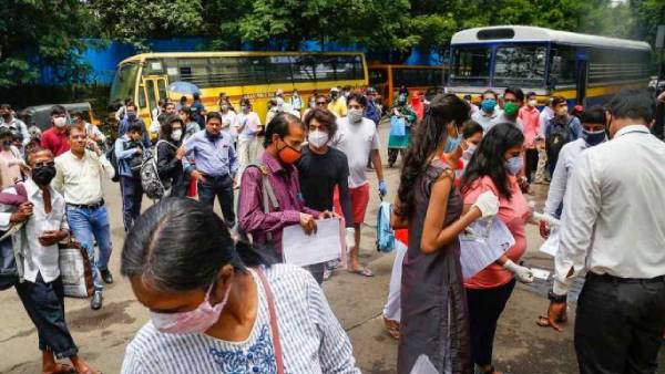  ரூ.15 லட்சம் முதல் ரூ.20 லட்சம் 