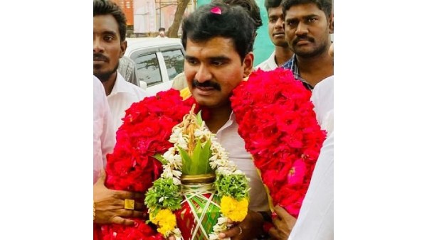 ட்வீட்டை நீக்கிய எம்பி ட்வீட்டை நீக்கிய எம்பி