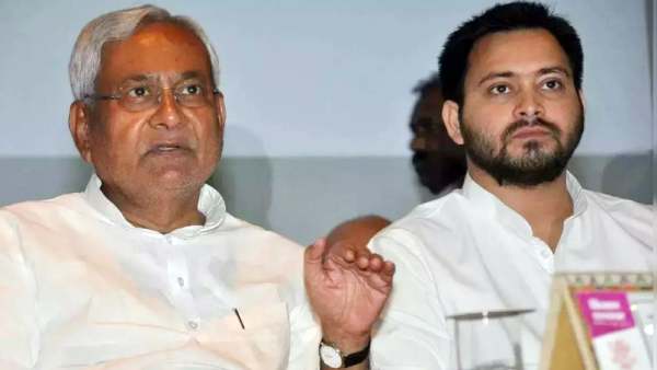 நிதிஷ் & தேஜஸ்வி நிதிஷ் & தேஜஸ்வி