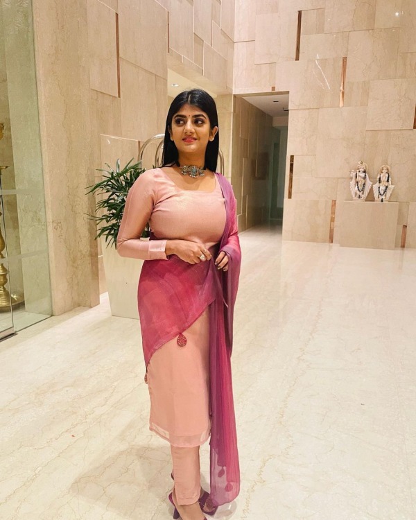 குழந்தை நட்சத்திரமாக அறிமுகம்