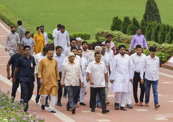 70 கோடி ரூபாய் வரை தருவதாக 70 கோடி ரூபாய் வரை தருவதாக