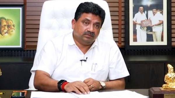 அதிகாரிகள் 
