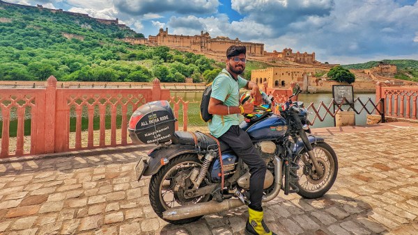  A 10 thousand kilo meter bike ride on the worlds most dangerous road! 