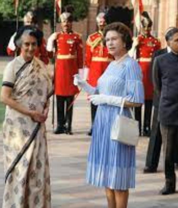 Queen Elizabeth ll launched Kamal Haasans Marudhanayagam Film shoot in 1997 