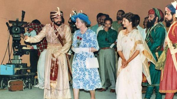 Queen Elizabeth ll launched Kamal Haasans Marudhanayagam Film shoot in 1997 