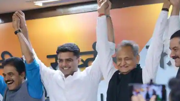  அசோக் கெலாட் போட்டி 