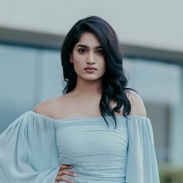 சானியா ஐயப்பன் விளக்கம் 