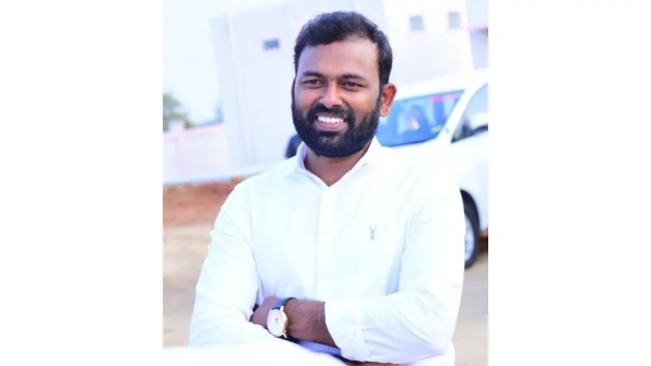 டிஆர்எஸ் பிரமுகர் டிஆர்எஸ் பிரமுகர்