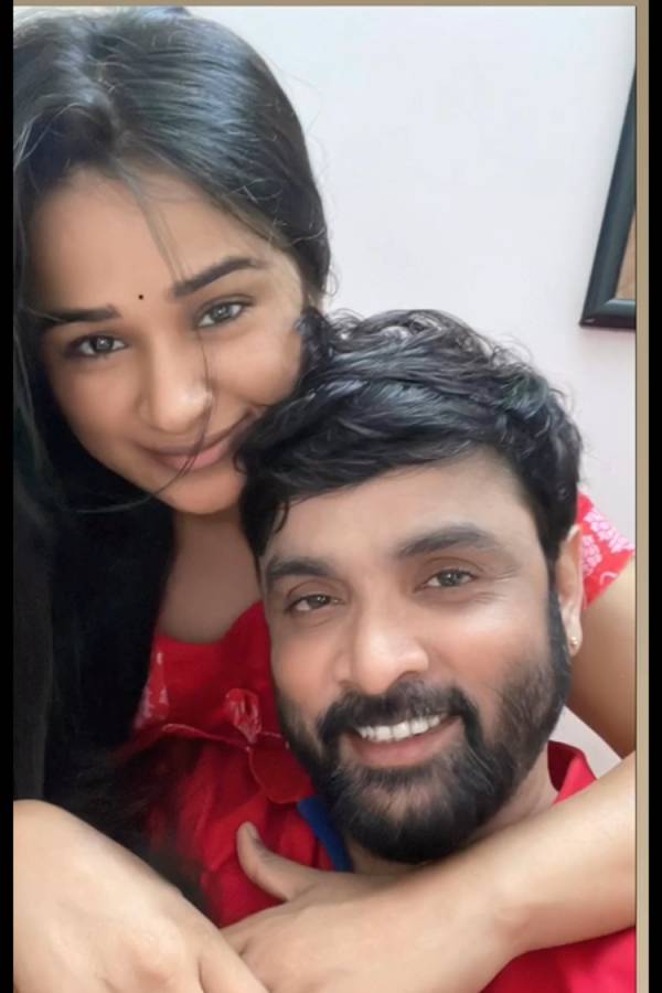 எட்டு வருட காதல் எட்டு வருட காதல்