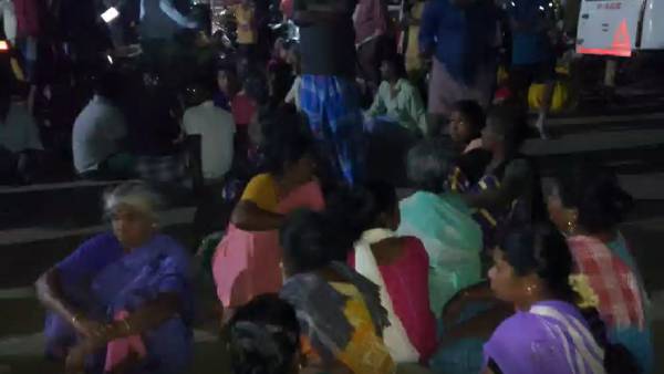 சாலை மறியல்