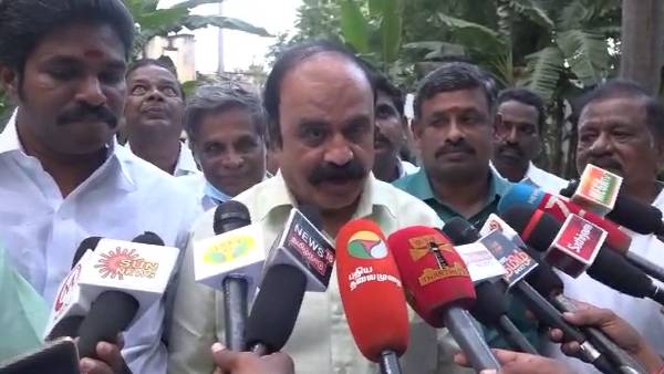 திறந்த வீட்டில் நுழைவது போல்