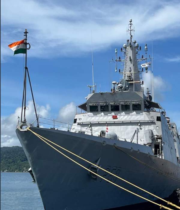  மிதக்கும் நகரமாக விக்ராந்த்..