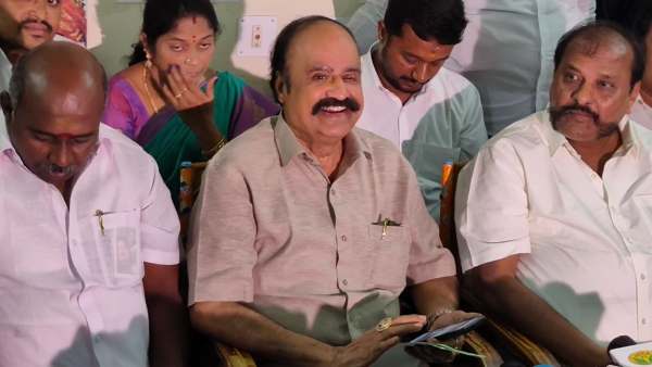 எடப்பாடி மீது தாக்கு எடப்பாடி மீது தாக்கு