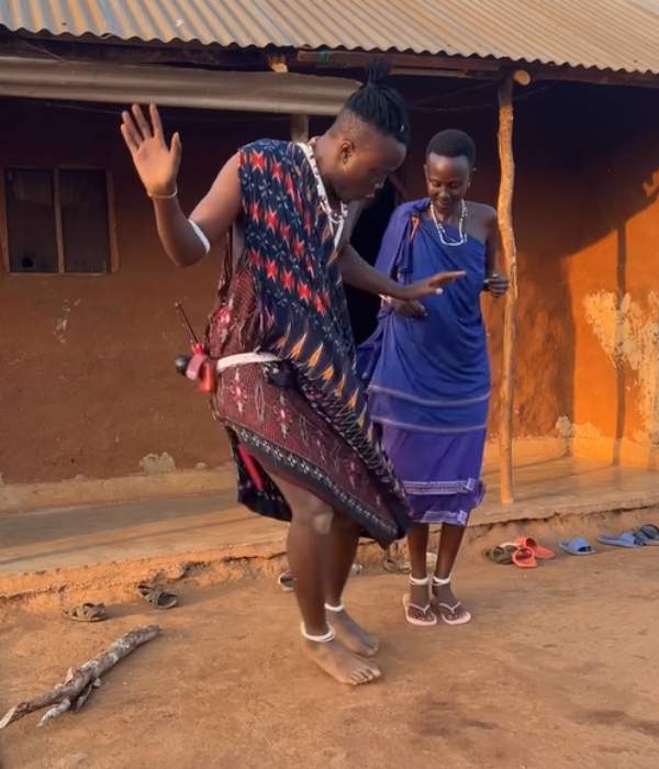 தாய்மொழி 