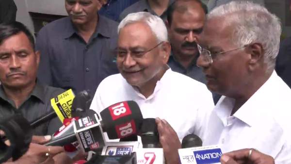  இடதுசாரி தலைவர்களுடன் சந்திப்பு