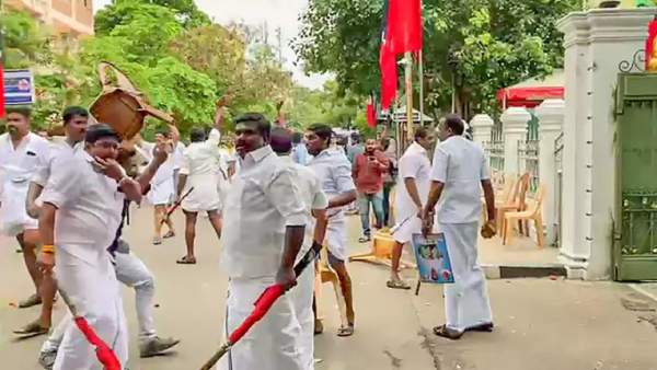 அலுவலகத்தில் கொள்ளை அலுவலகத்தில் கொள்ளை