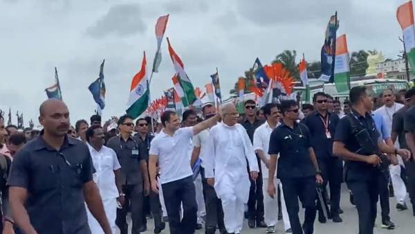  தேசிய கொடி