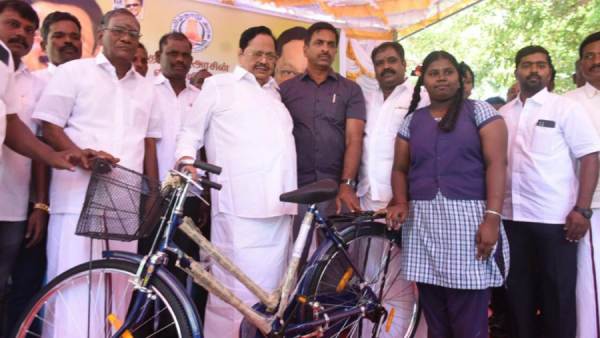 காட்பாடியில் விழா 