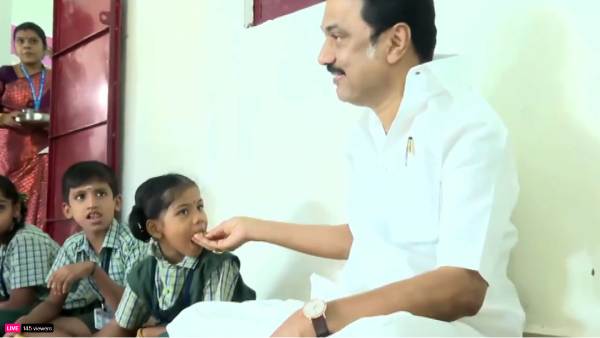 அன்பை பரிமாறிய முதல்வர் 