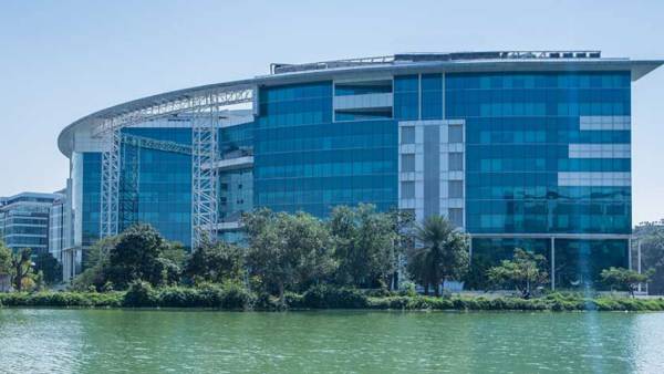 சிக்கும் பெருநிறுவனங்கள் சிக்கும் பெருநிறுவனங்கள்