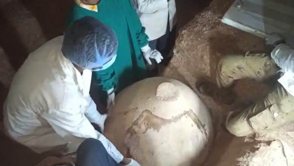 கொந்தகையில் அகழாய்வு கொந்தகையில் அகழாய்வு