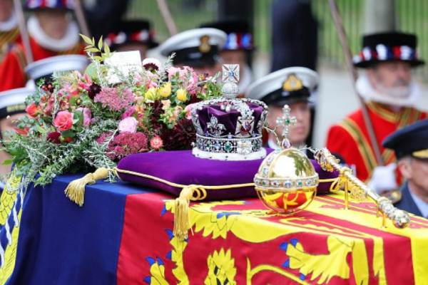 ஸ்டேட் கிரீடம் ஸ்டேட் கிரீடம்