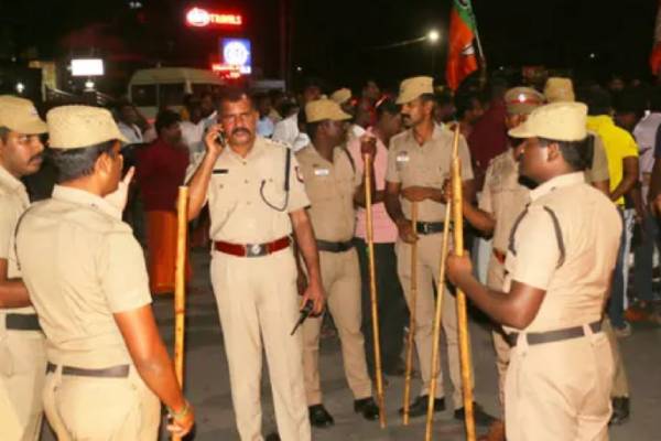 தாக்குதல் 