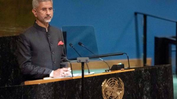 கடும் அதிருப்தி கடும் அதிருப்தி