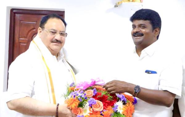 மாஜி அமைச்சர் மாஜி அமைச்சர்