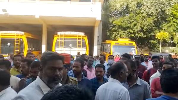  மாணவிகள் 