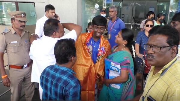 தேனி மாணவன் 