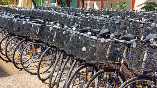 விலையில்லா மிதிவண்டிகள் 