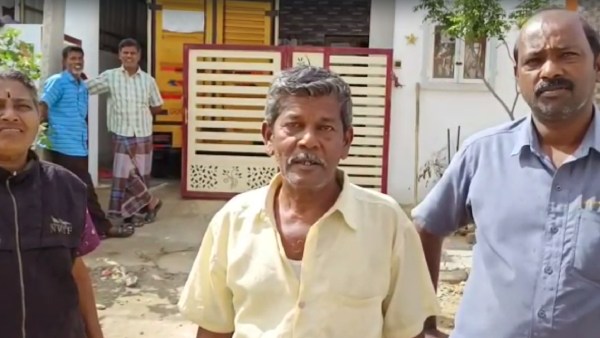 போலீசிடம் இளைஞர் ஒப்படைப்பு போலீசிடம் இளைஞர் ஒப்படைப்பு