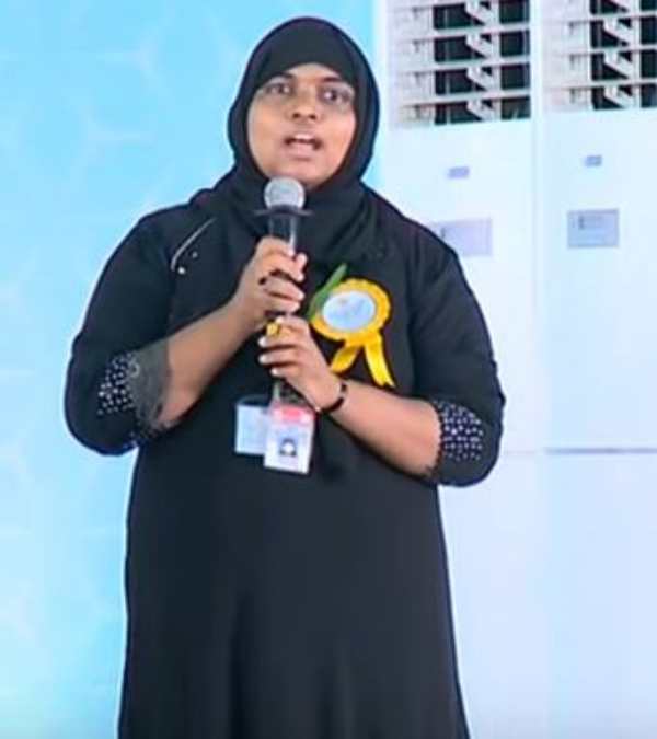 அரங்கம் அதிர கைதட்டல் 