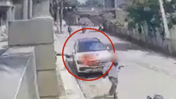  ரூ.1 கோடி காரை எரித்த கொத்தனார் 