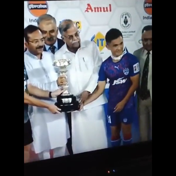 கால்பந்து தொடர் 