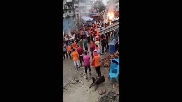  மசூதியில் போலீஸ்