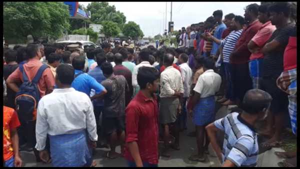 சாலை மறியல் 