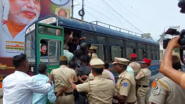 திரித்துக் கூறுகிறார்கள் 